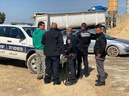  الشرطة تقود يوم امس نشاط لتطبيق القانون بشأن مخالفات تمس بجودة البيئة في باقة الغربية